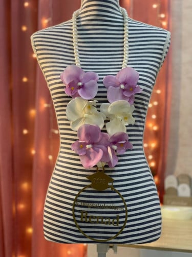 طوق ورد بالاسم