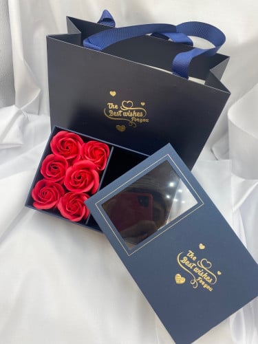 علبة هدايا اللون كحلي