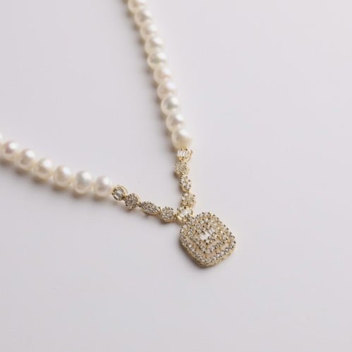 عقد لولو عيار 18