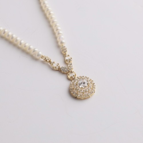 عقد لولو عيار 18