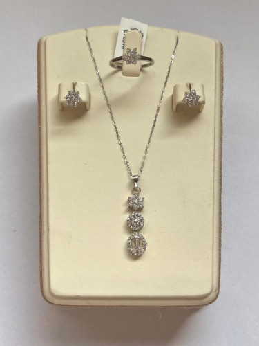 نصف طقم عيار 18