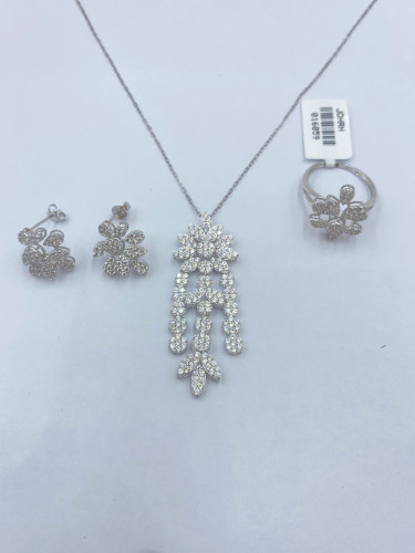 نصف طقم عيار 18