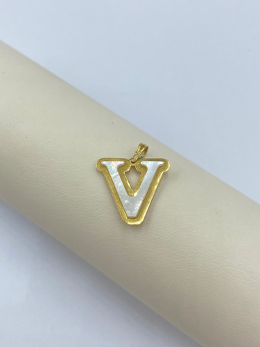 حرف في (V) عيار 18