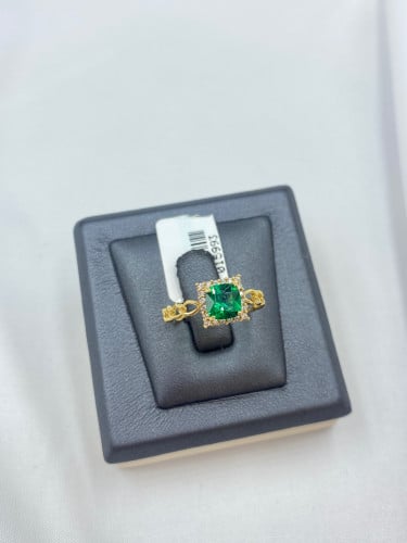 خاتم عيار 18 الاخضر