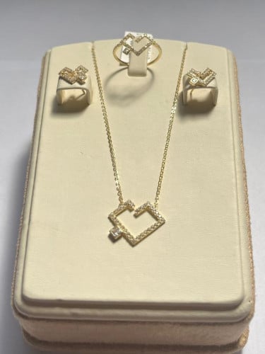 نصف طقم عيار 18