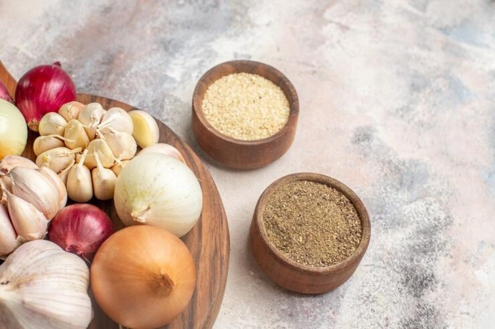 طريقة عمل البصل والثوم البودرة في المنزل