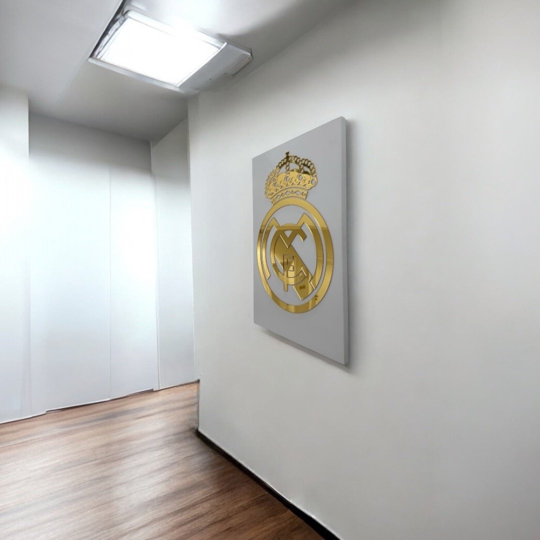 لوحة جدارية فاخرة بشعار نادي ريال مدريد الأسباني