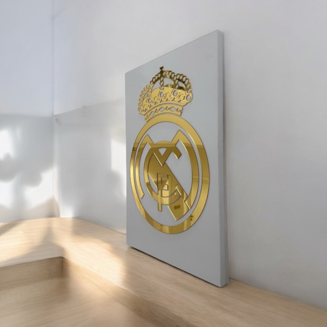 لوحة جدارية فاخرة بشعار نادي ريال مدريد الأسباني