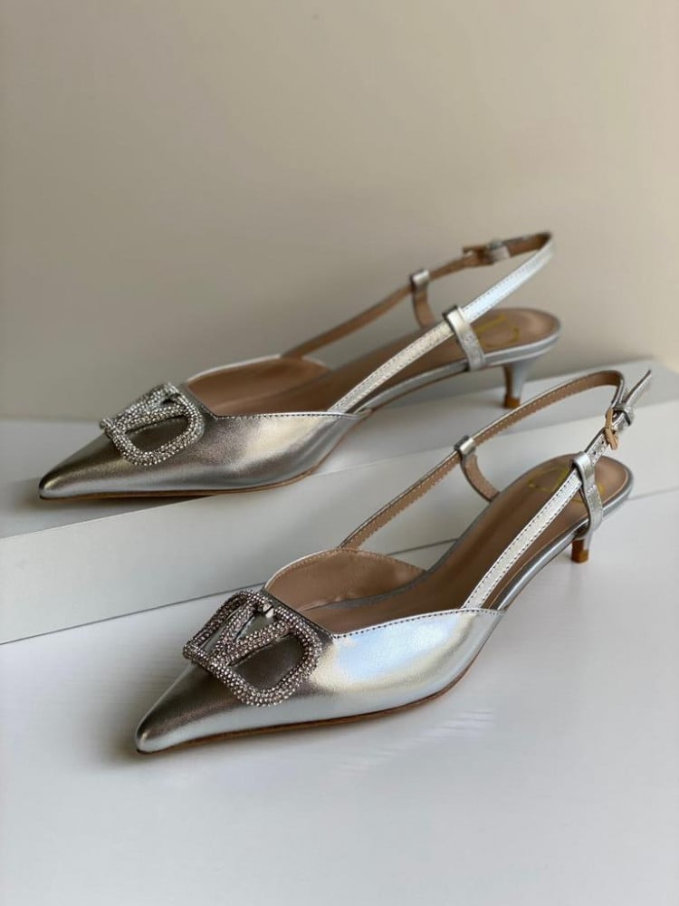 v slingback shoes