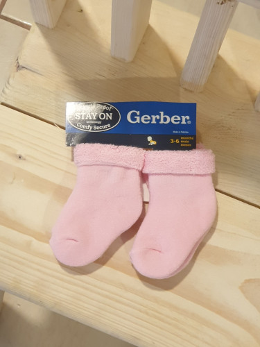 عدد 2 شرابات قصيره دافئه وردي ماركة Gerber