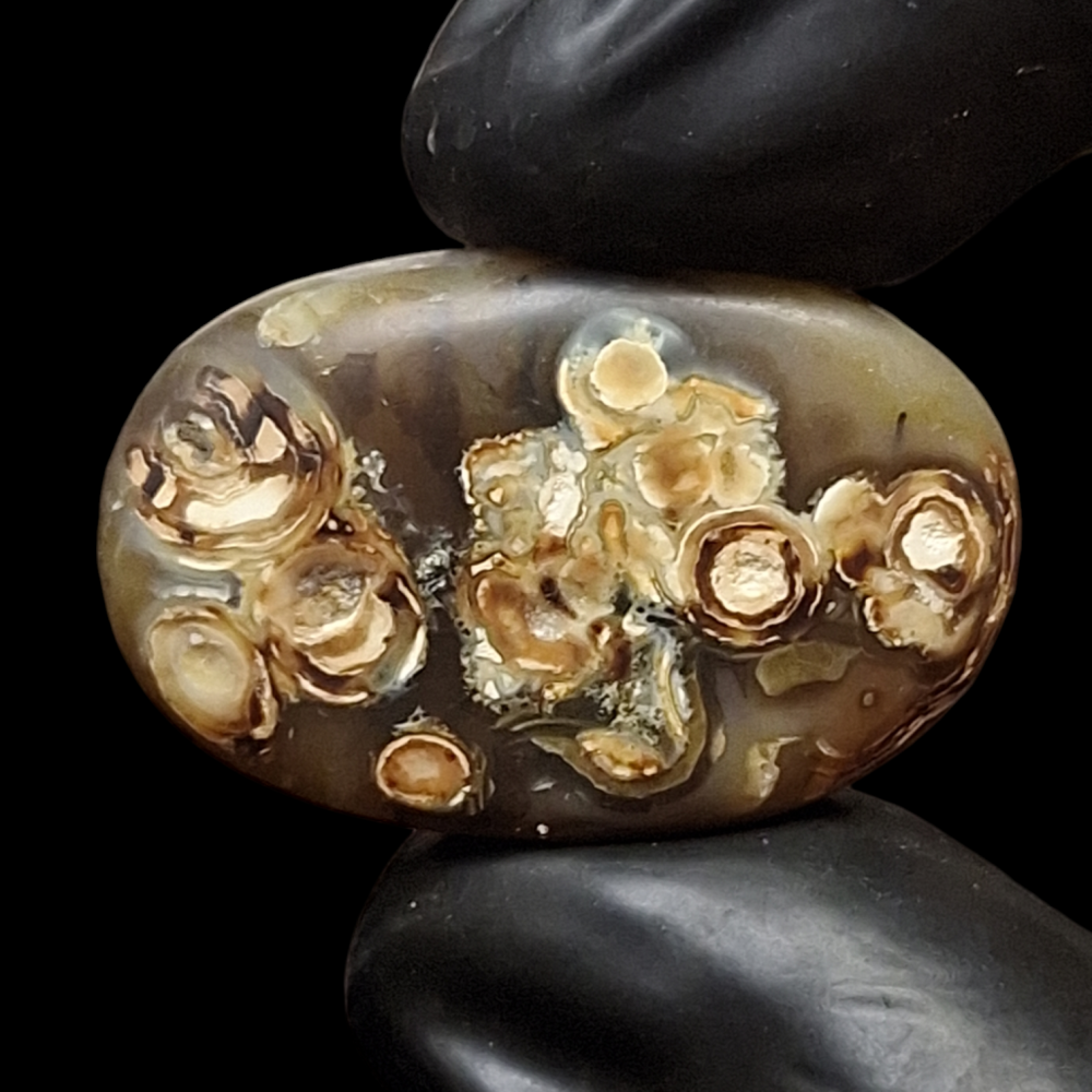 حجر العقيق البافوري الطبيعي