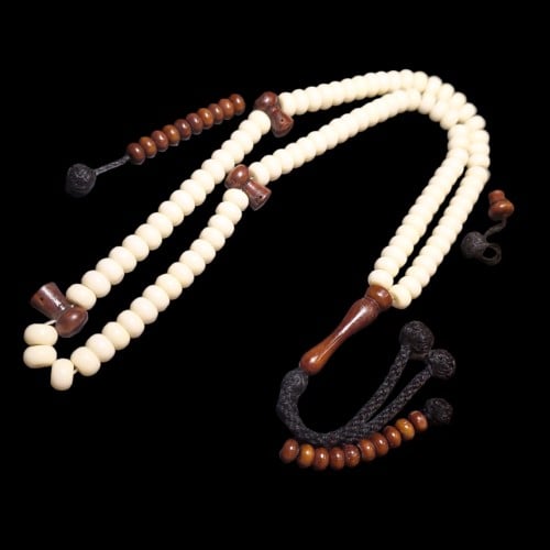 سبحة عظم مع كركوشه وعدادين من خشب الكوك