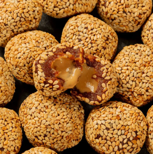 كرات التمر بالطحينية