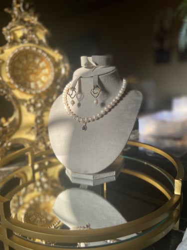 عقد لؤلؤ طبيعي بتعليقة مطلية ذهب 18k