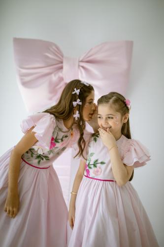 فستان المناسبات KATERYNA بتطريز مميز على الظهر