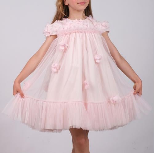 فستان جذاب ومميز بورود بارزة للمناسبات