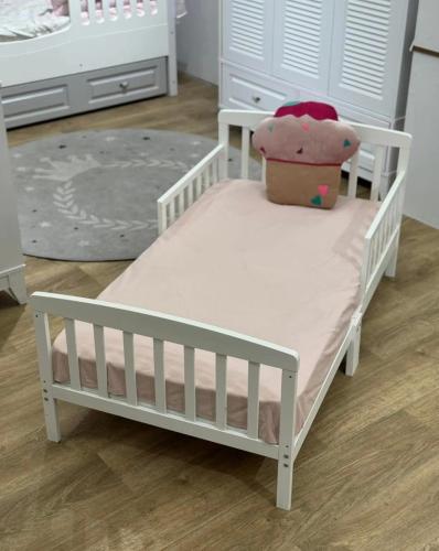 سرير اطفال ابيض 130 *70 سم