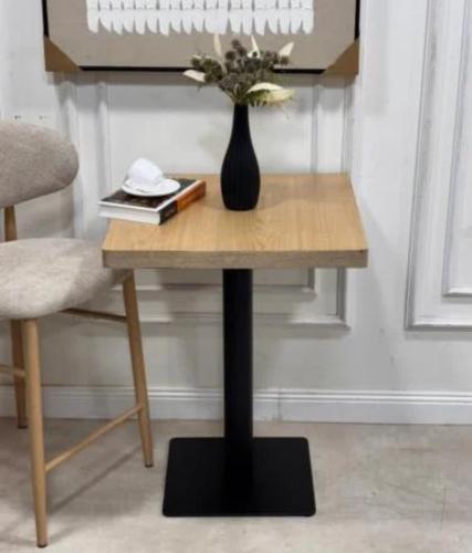 طاولة مربعة قاعدة حديد  60*60