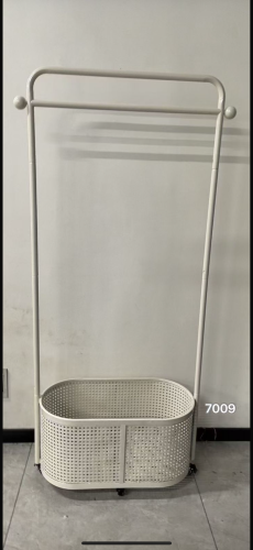 علاق مع سلة حديد