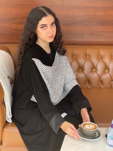 عباية ليالي باللون الأسود