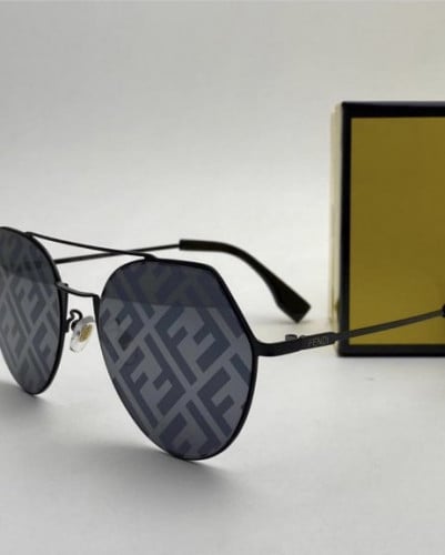 نظارة فندي متوفر اللون الاسود