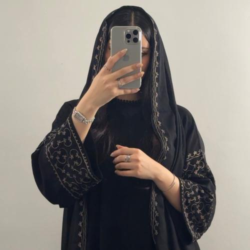 عبايه (N63) تطريز نحاسي