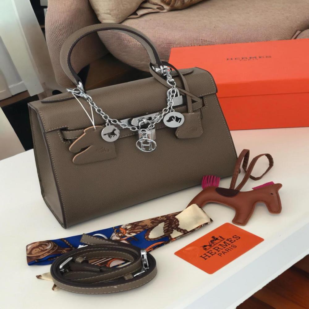 شنطة نسائية انيقة من ماركة هرمس Hermes