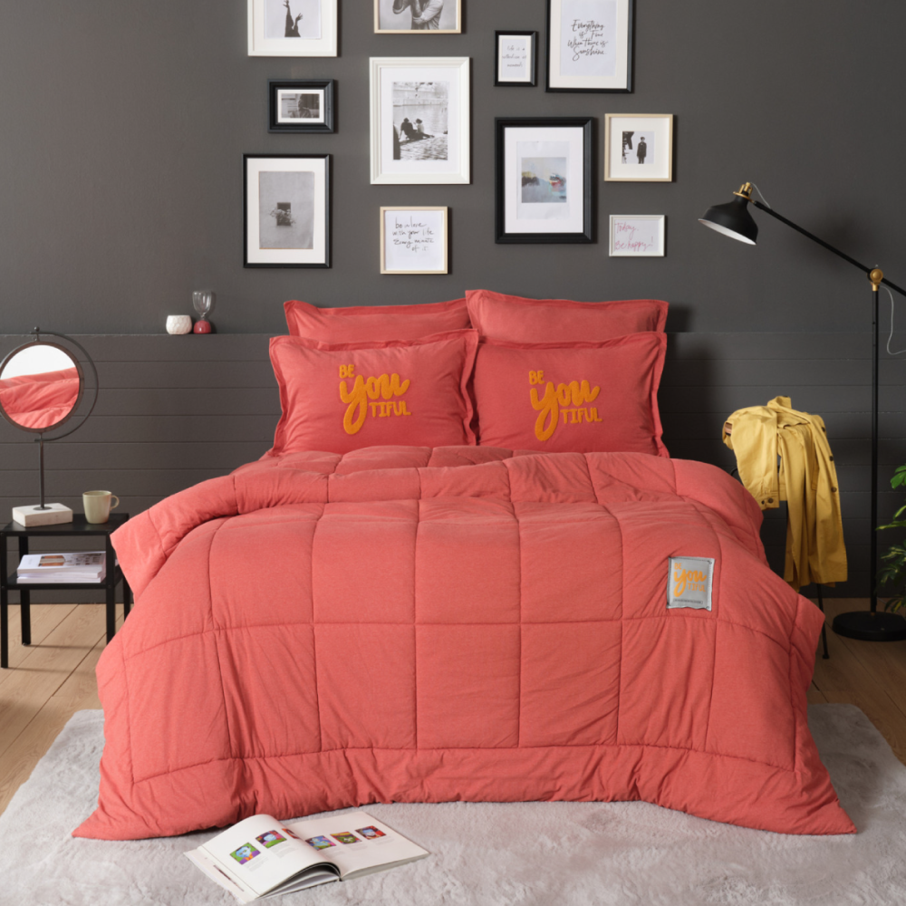 Motto Red Double Queen Bedding Set