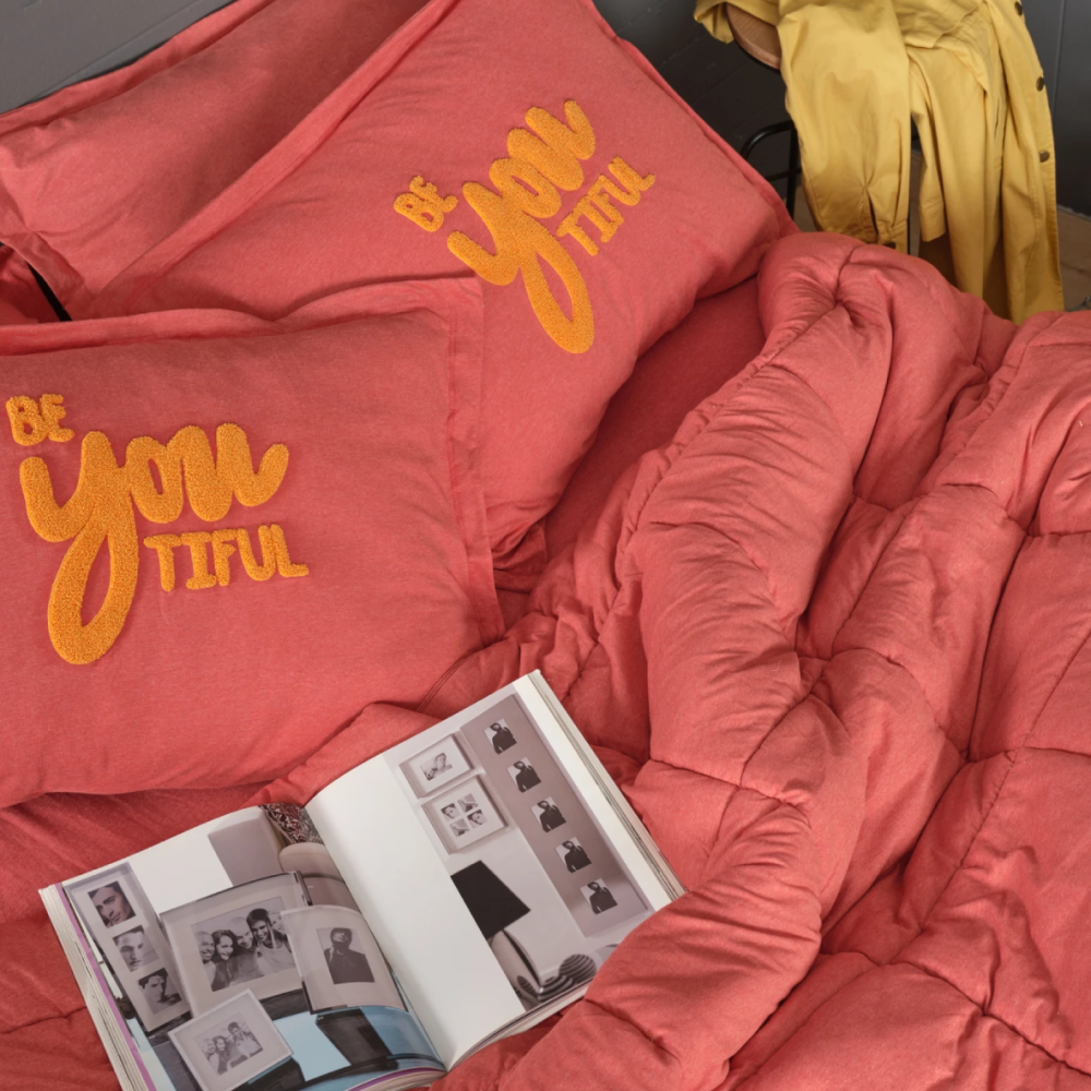 Motto Red Double Queen Bedding Set