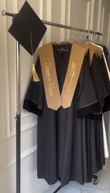 روب عبايه تخرج 2025 اللون اسود بتصميم عصري وخياطة دقيقة