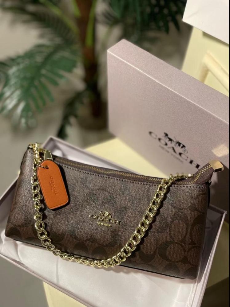 شنطة كوتش شارلوت COACH
