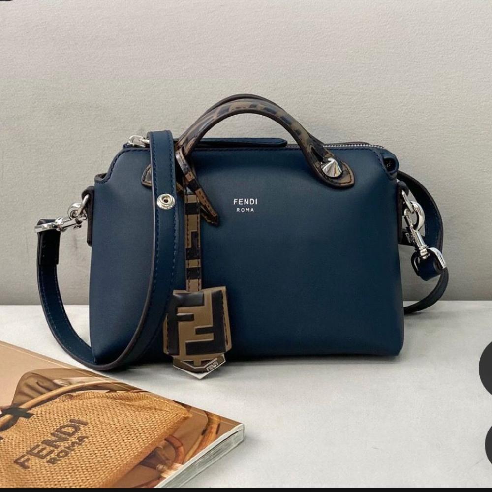 حقيبة يد فيندي روما