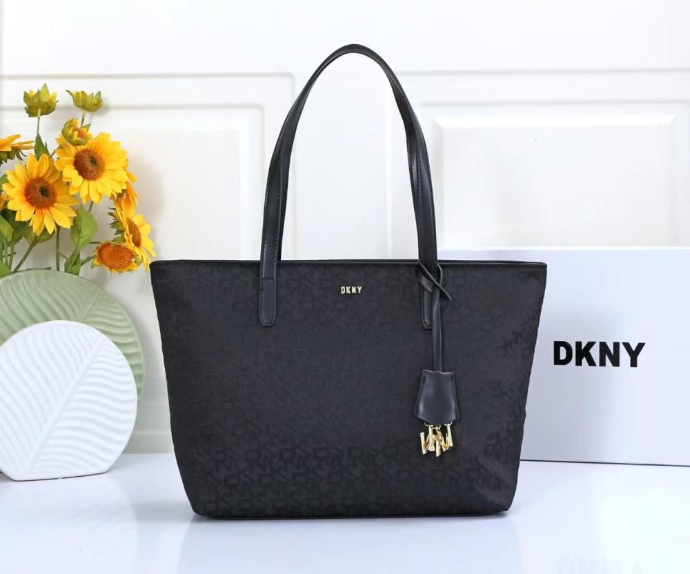 حقيبة يد للنساء DKNY