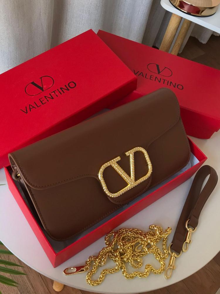 حقائب نسائية فالنتينو