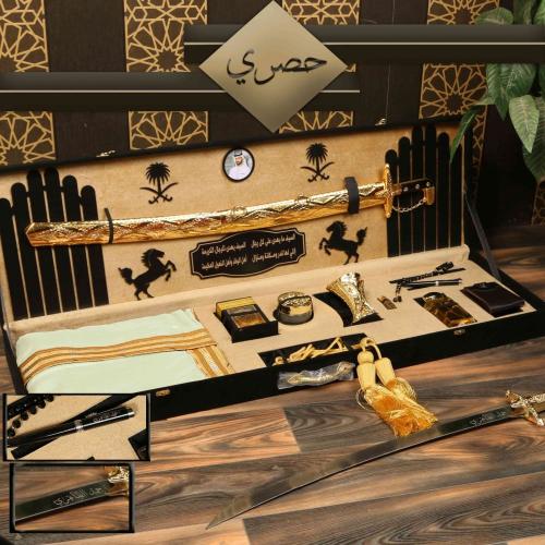 هدايا المناسبات بوكس حصري سيف بشت بتصميم عصري نحت...