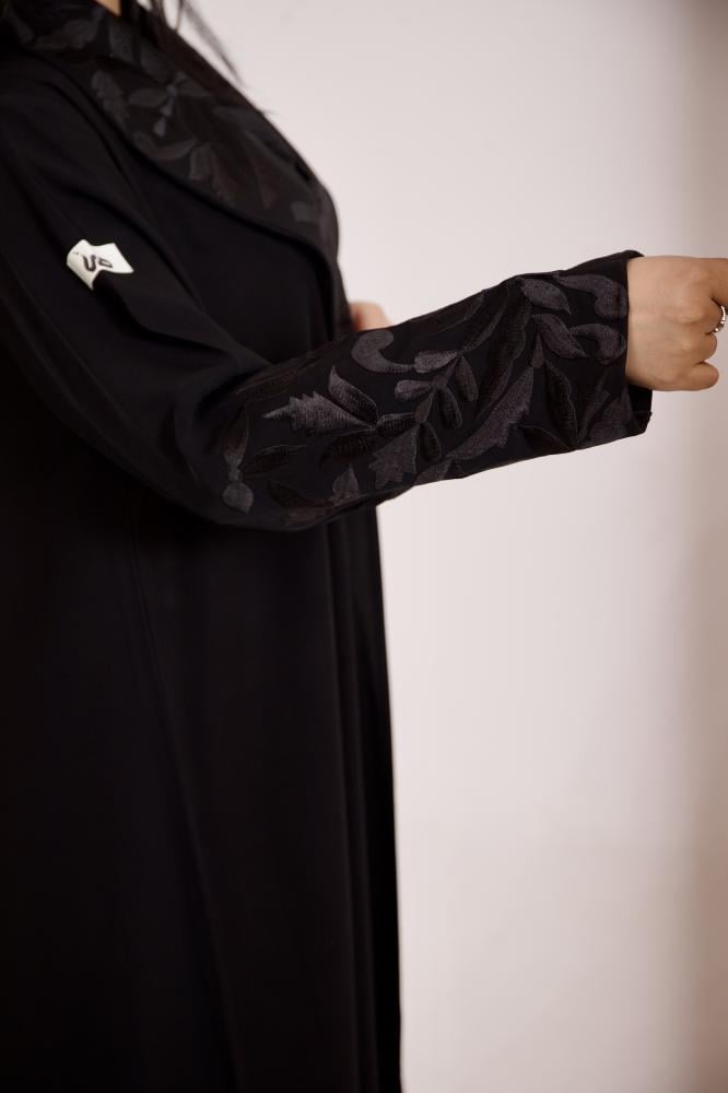 عبايات سمراء سادة