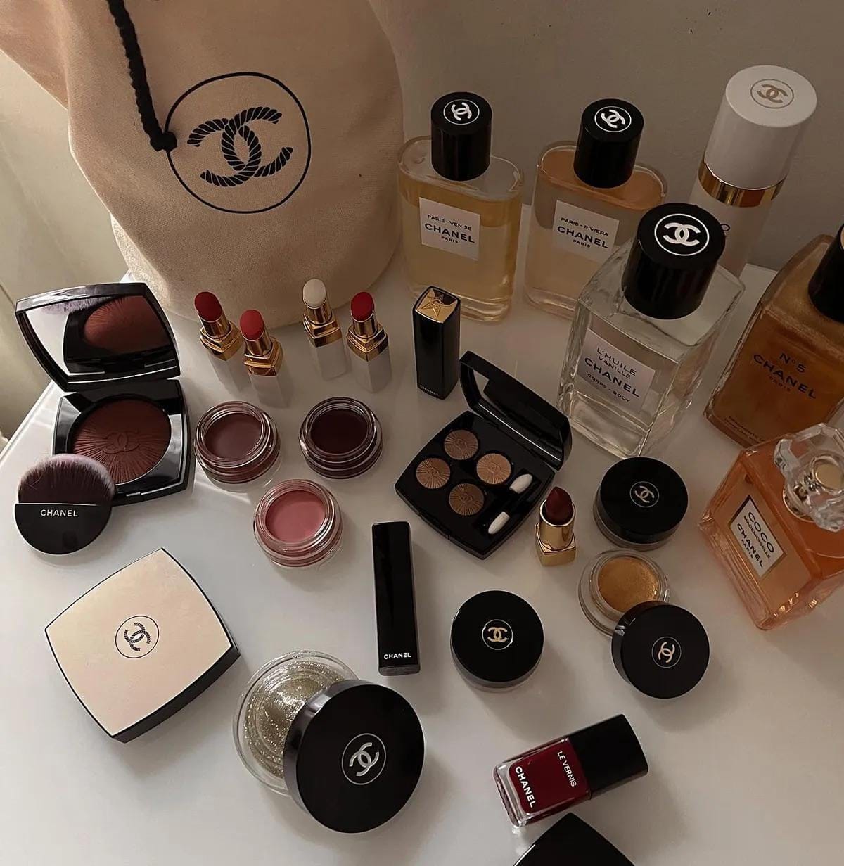شانيل   CHANEL