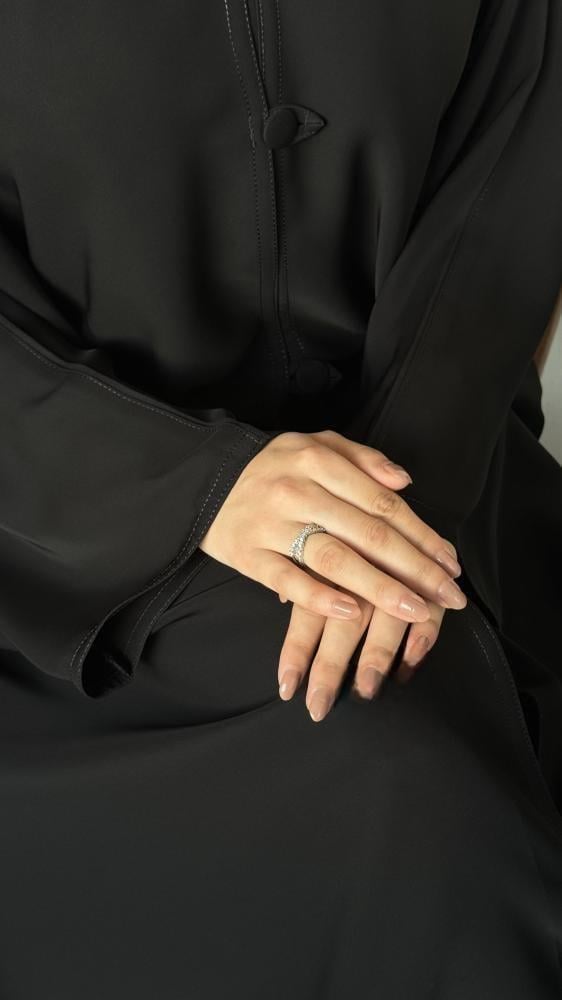 عباية لينا