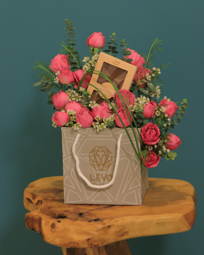 ورد مع  تشوكلت ود T6-ليفو