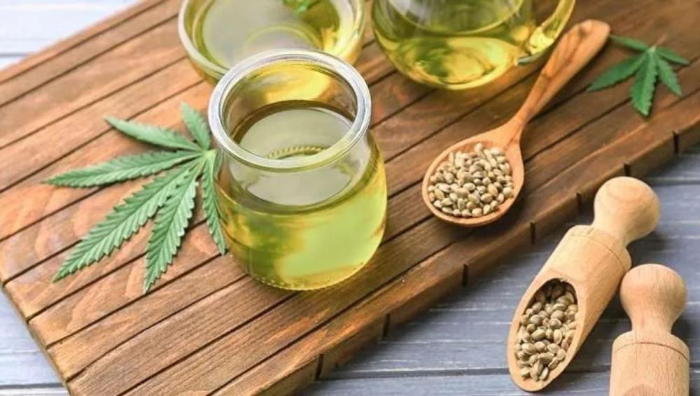 الزيت الأفغاني مناسب لكل أنواع الشعر