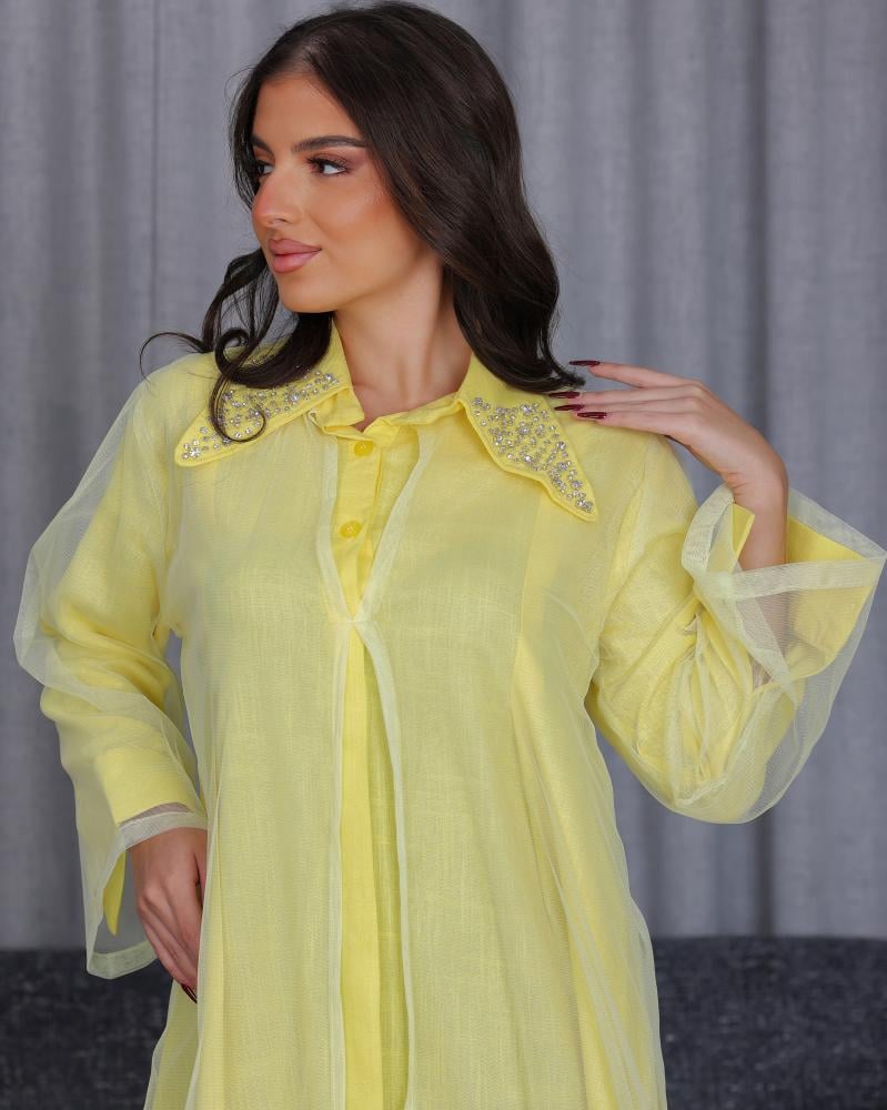 جلابية لنن وطبقة من التل بقلاب مطرز بالكرستال