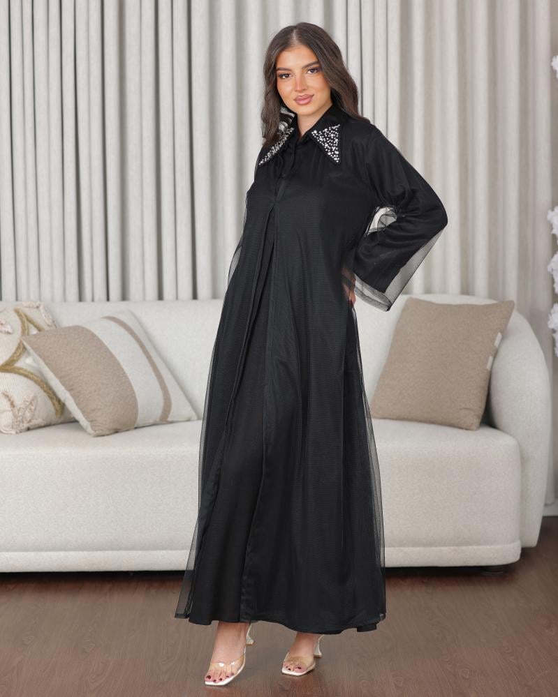 جلابية لنن وطبقة من التل بقلاب مطرز بالكرستال