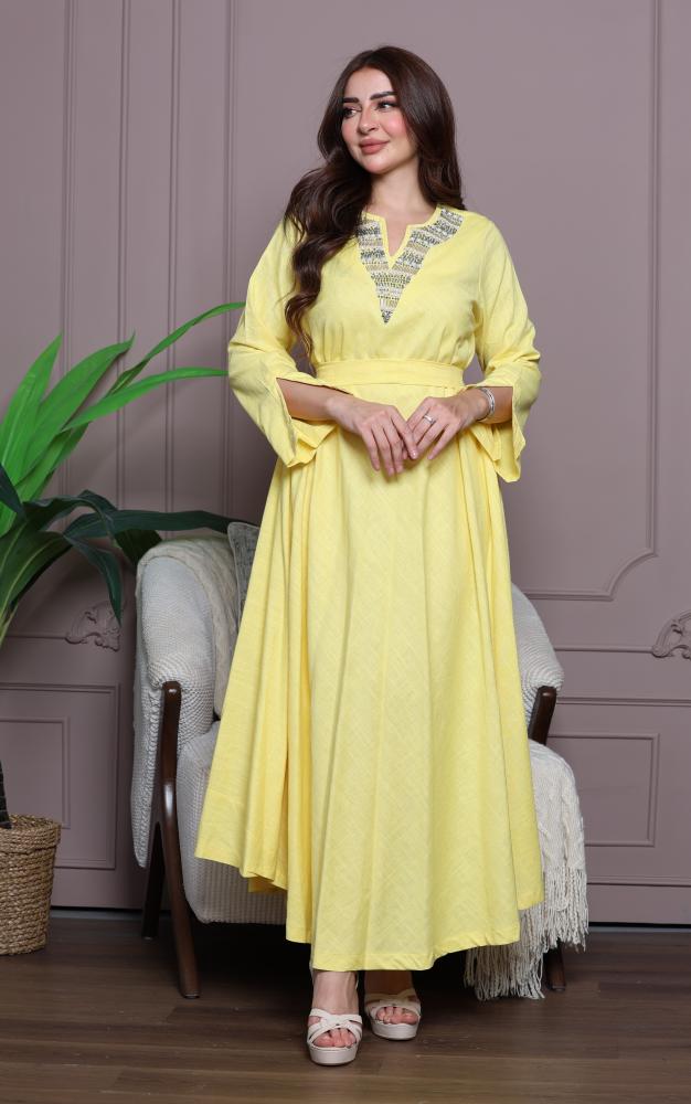 جلابية لينن راقية مطرزة باللولو والكرستال