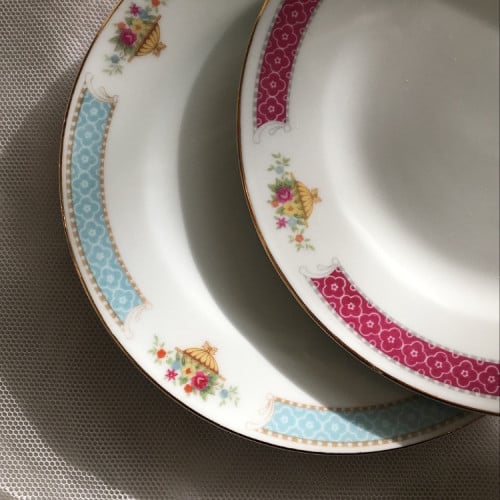 Porcelain plate صحن عتيق بتوريد جميل