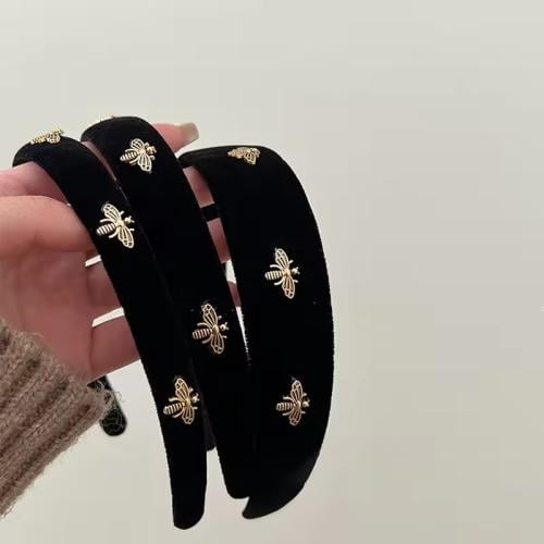 طوق شعر اسود مخملي