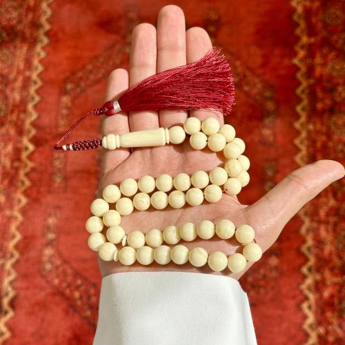 سبحة بكالايت كريمي شكة احمر