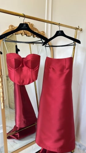 Red skirt