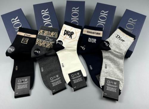طقم جوارب DIOR - كشخاتي