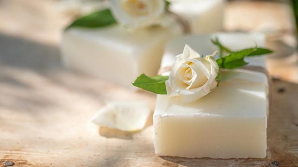 مسك أبيض فاخر