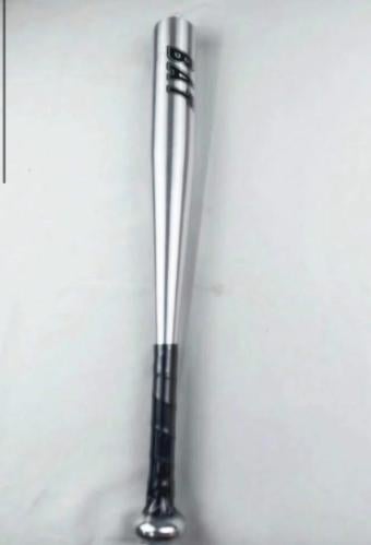 مضرب بيسبول فضي